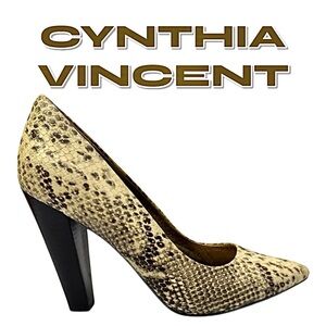 Cynthia Vincent Snake Print Pumps Heels Size 7.5 Multicolor Animal Print